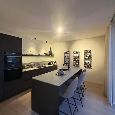 Centrum Ghent, Modern & New, Private Parking Appartement